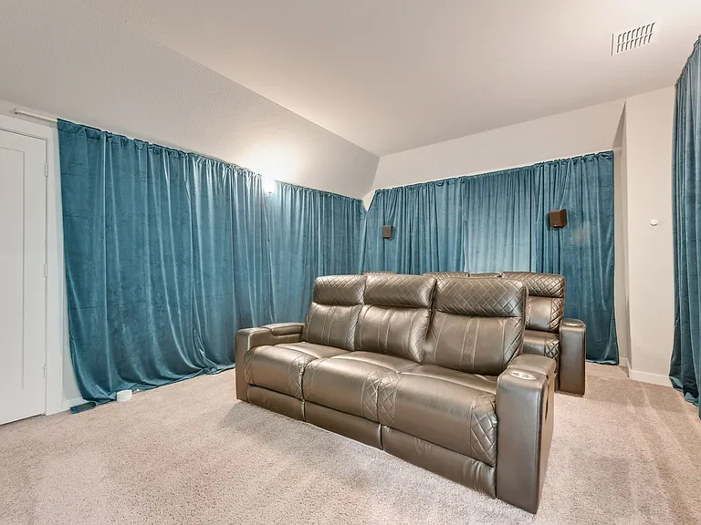 211 Coyote Creek Dr — Photo 23