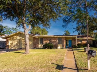 3209 Cove Way Dr, Corpus Christi, TX 78418
