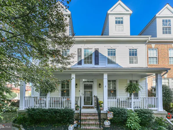 13818 Custis Sq, Woodbridge, VA 22191