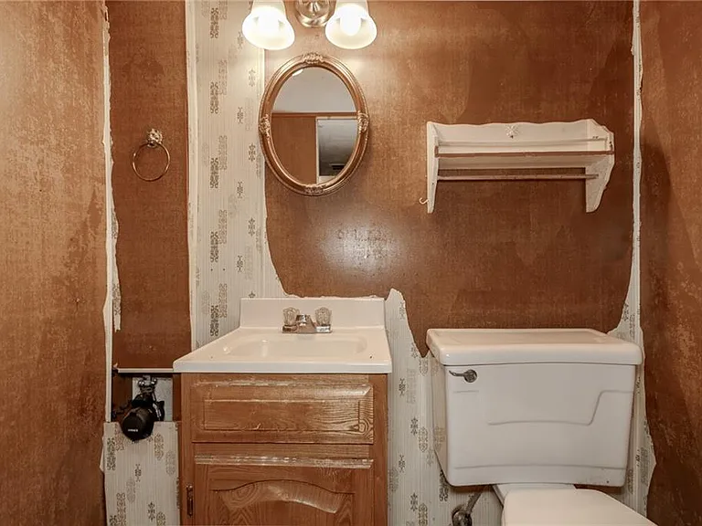 1752 Brainard Rd — Photo 29
