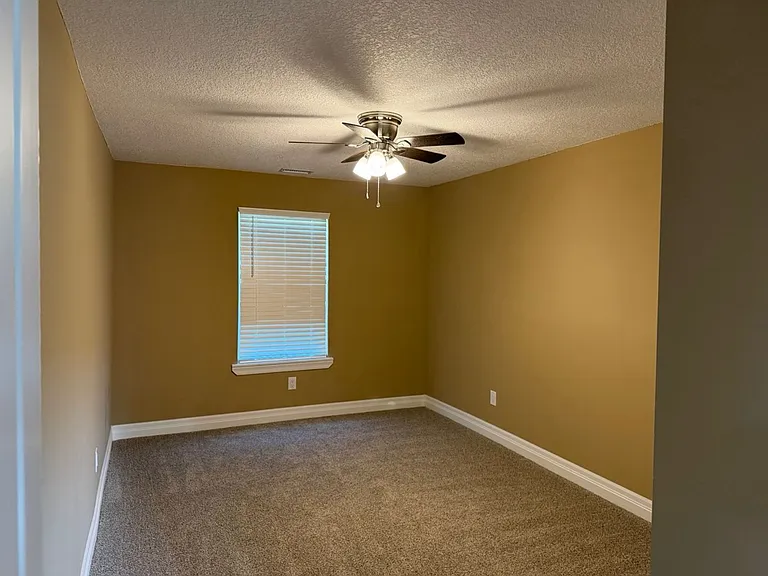 1522 Cron St — Photo 11