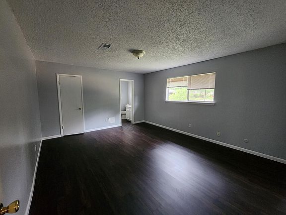 Master bed with full bath