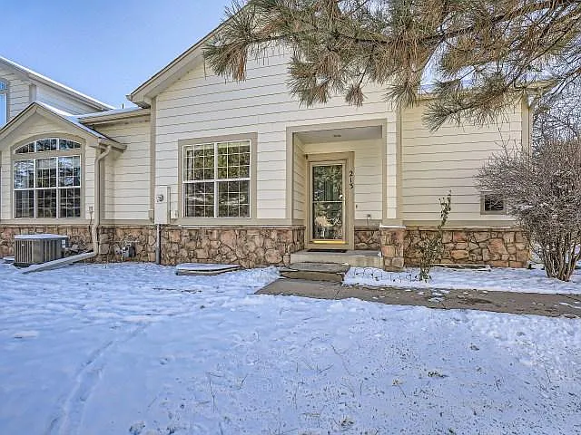 2 bed, 2126 sqft, $2,845 — Photo 4