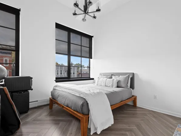 142 Charles Street image 11 of 13