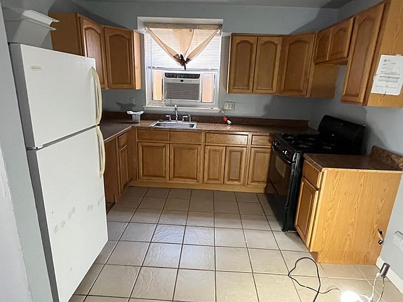 5th image of 7624 Langdon St Floor 1