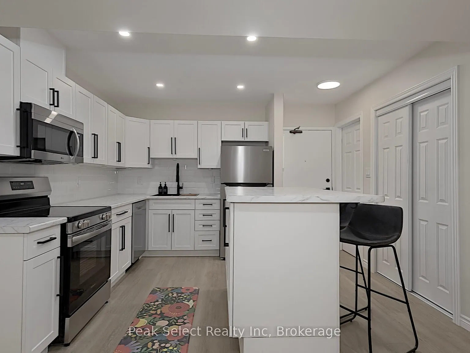 20 Water St S — Photo 4