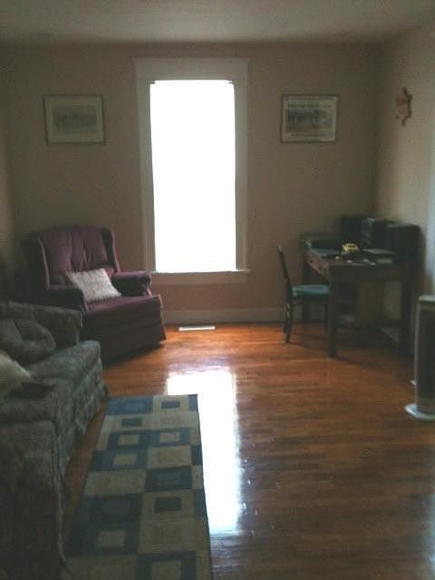 2nd image of 1119 S Main St