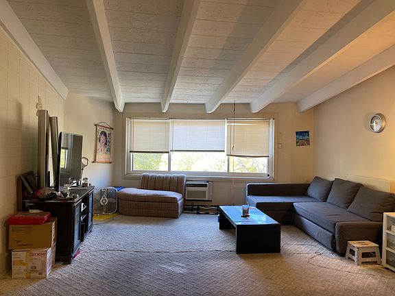 3rd image of 6155 N Wolcott Ave APT 4A