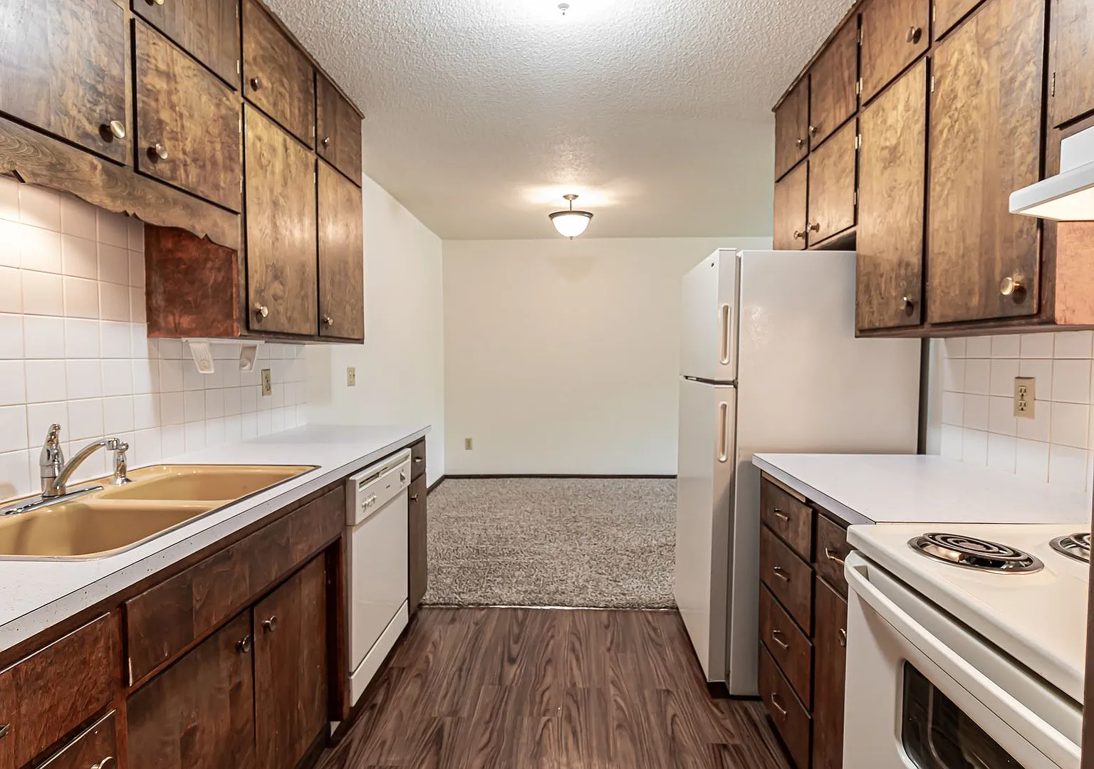 Bison Arms Apartments — Photo 3