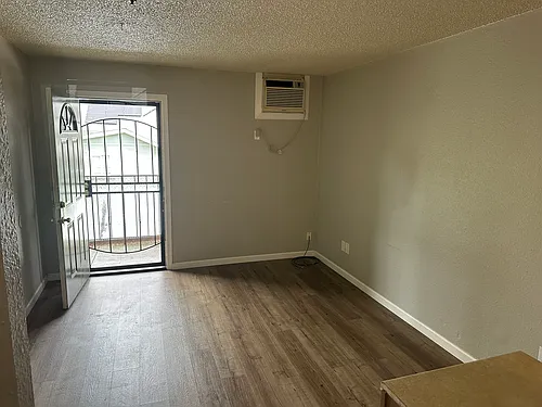 1128 N Commerce St #10 Photo 1