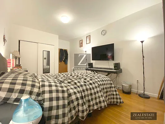 Rented by ZealEstate Group Inc | media 5