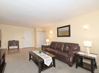 1 Birchwood Court #5F, Mineola, NY