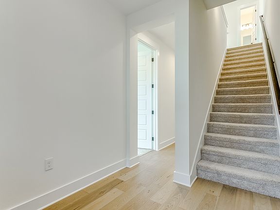 3rd image of 270 Harris St