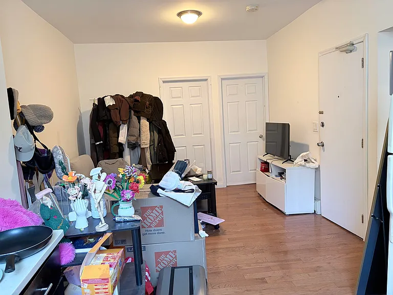 227 8th St #2 — Photo 3