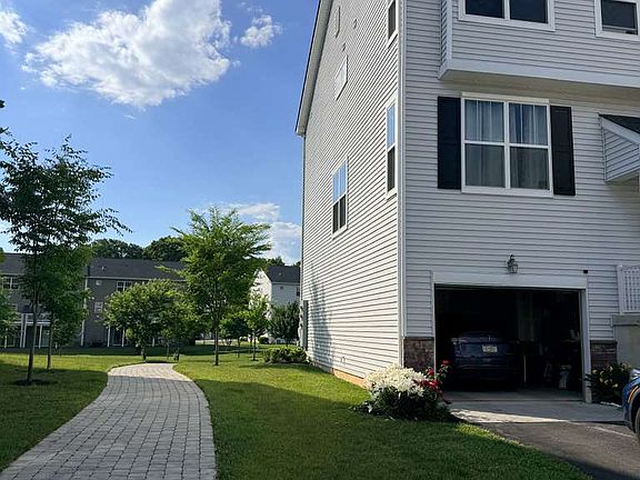2nd image of 1921 Boulder Dr