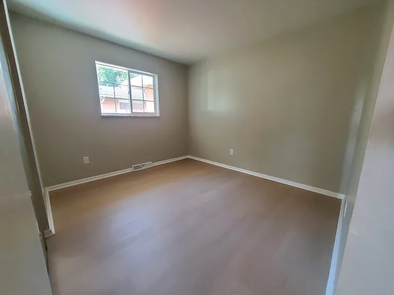 961 S Waverly St #961 — Photo 16