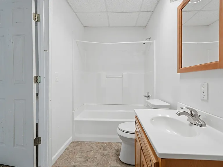 166 Cove Hl — Photo 18