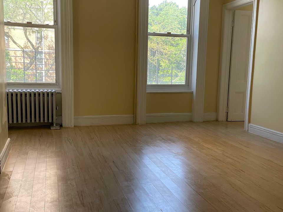 1st image of 207 Johnson Ave APT 2