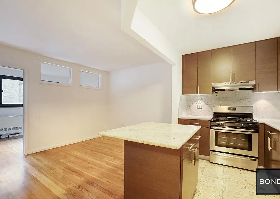 214 E 24th St #2J
