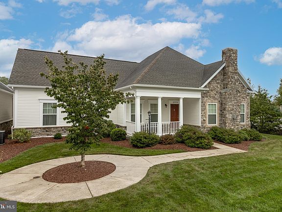2nd image of 1773 Woodledge Dr