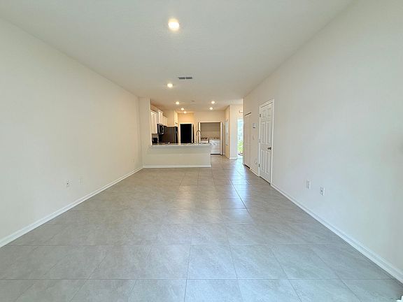 4th image of 945 Observatory Pkwy