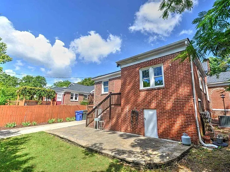 1122 Benton St — Photo 22