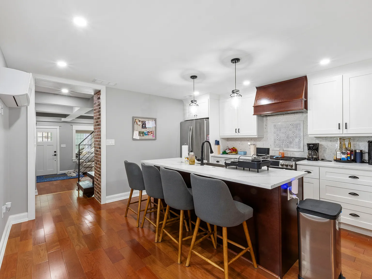 4 bed, 1648 sqft, $3,400 — Photo 4