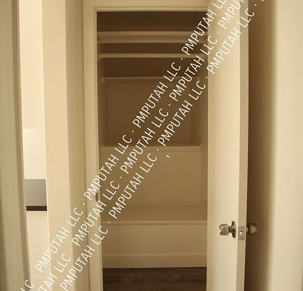 4042 S Porter Ave — Photo 14