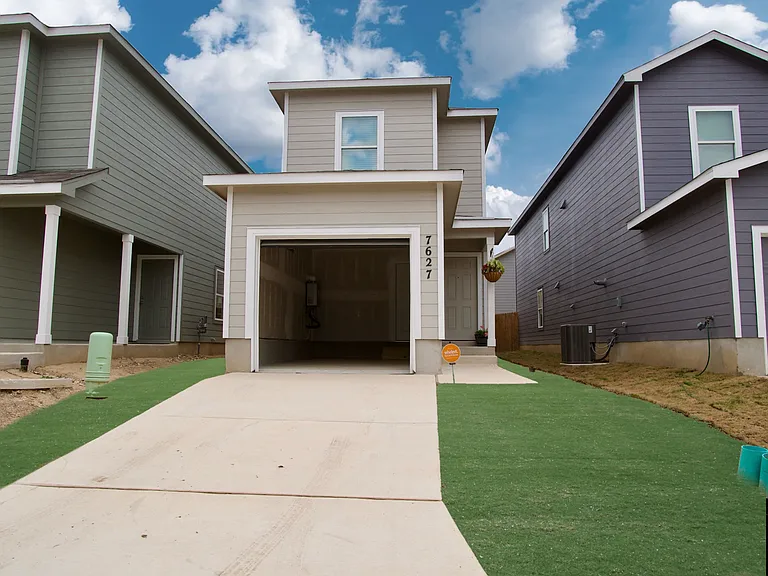 7627 Chancery Gate — Photo 33