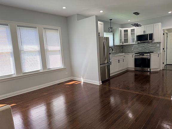 5th image of 10010 S Emerald Ave