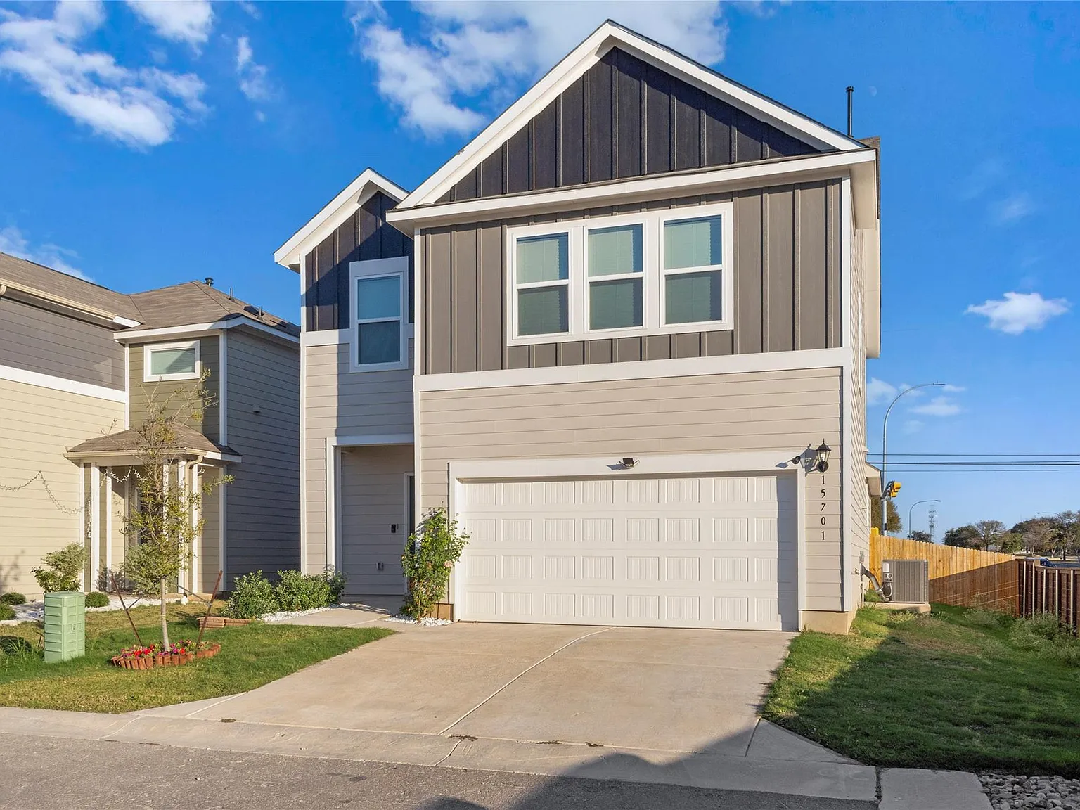 4 bed, 3.0 bath, 2309 sqft, $2,350 — Photo 3