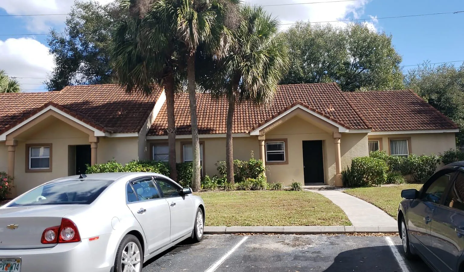 3 bed, 1120 sqft, $1,900 — Photo 1