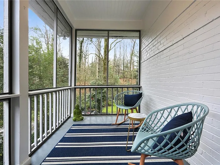 961 E Rock Springs Rd NE — Photo 11