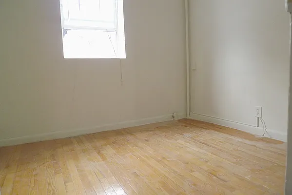 Rented by Astorian Realty Group LLC | media 5