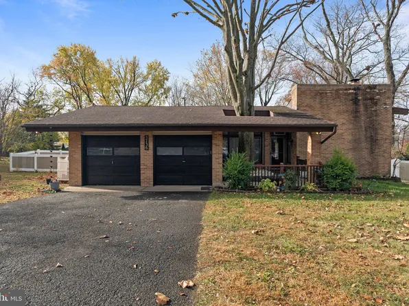 3736 Hickory Ln, Bensalem, PA 19020
