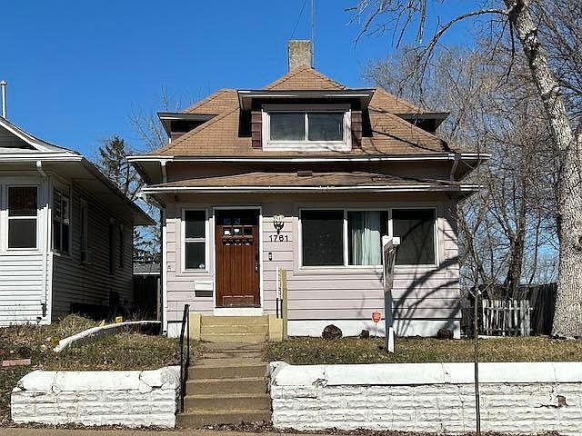 1st image of 1761 7th St E