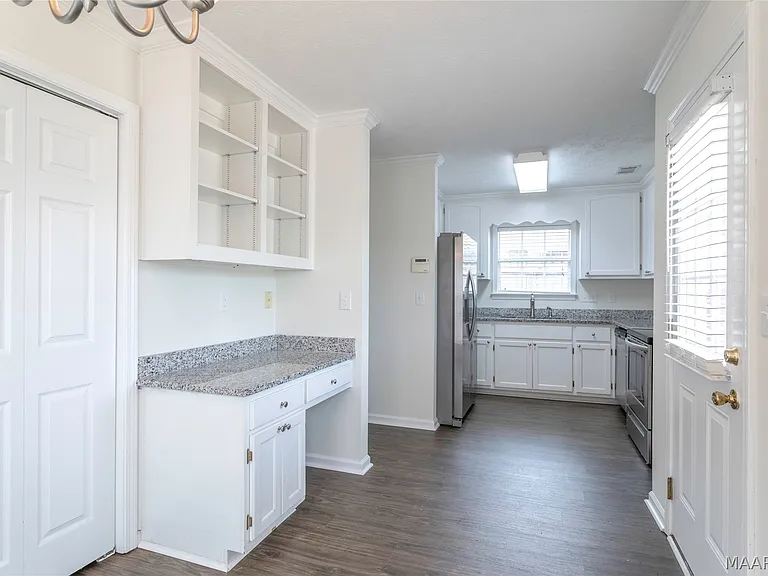 1161 Stafford Dr — Photo 14