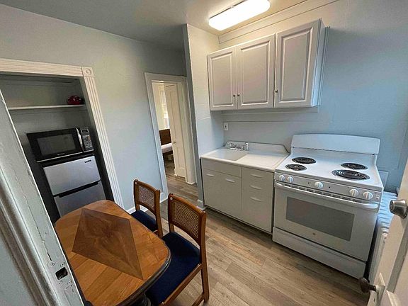 3rd image of 118 1st Ave #B