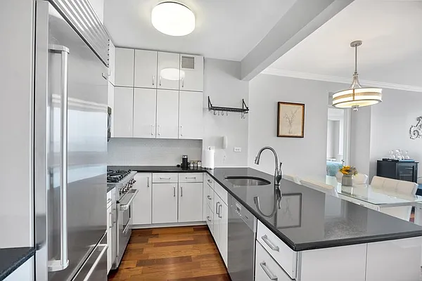 Rented by Douglas Elliman | media 10