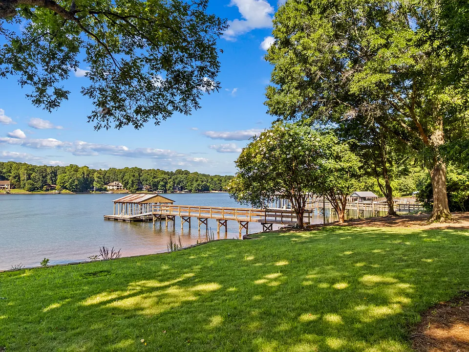 118 Revere Dr