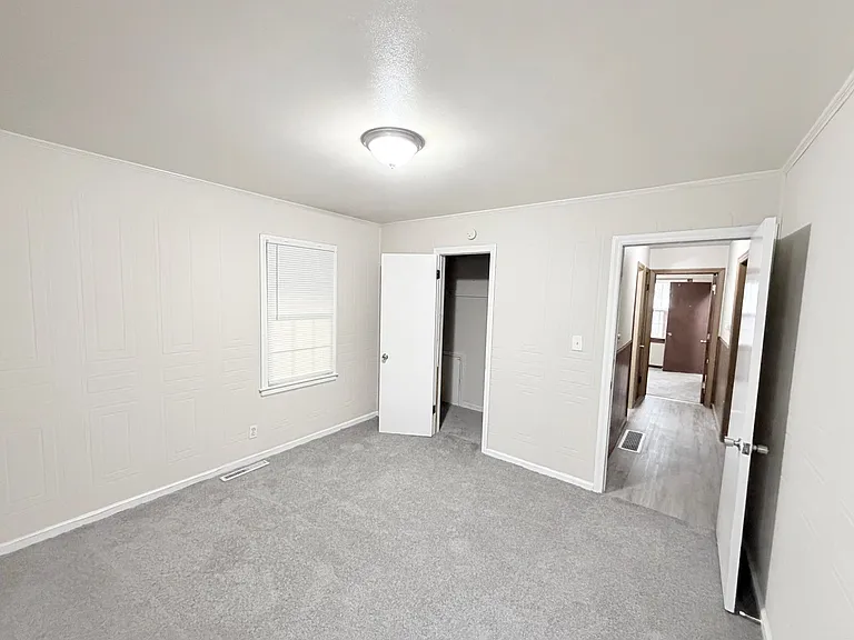 1712 N Pearl St — Photo 9