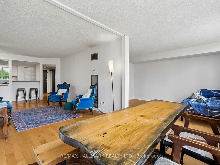 15 Maitland Pl #506 — Photo 9