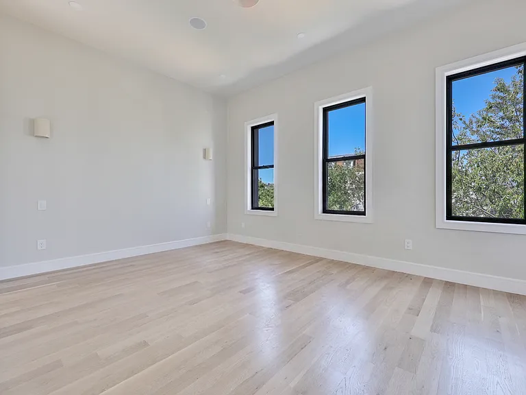 1107 Jefferson Ave #2 — Photo 15