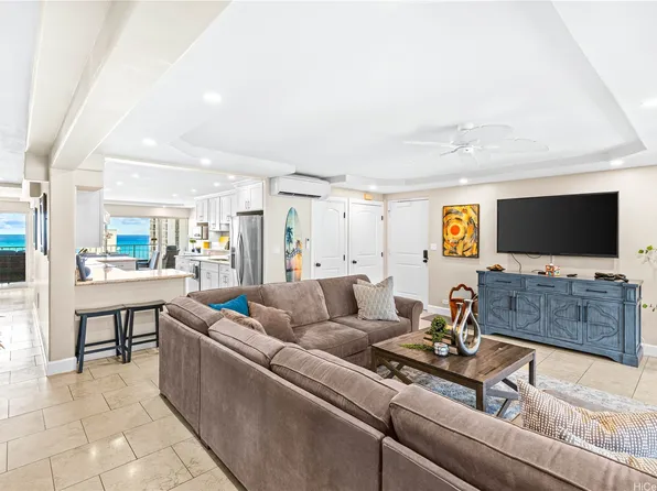 155 Paoakalani Ave #Penthouse 2, Honolulu, HI 96815