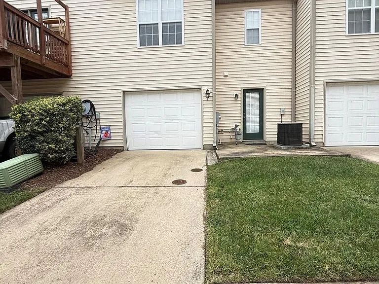 9911 Cleaver Ct — Photo 24