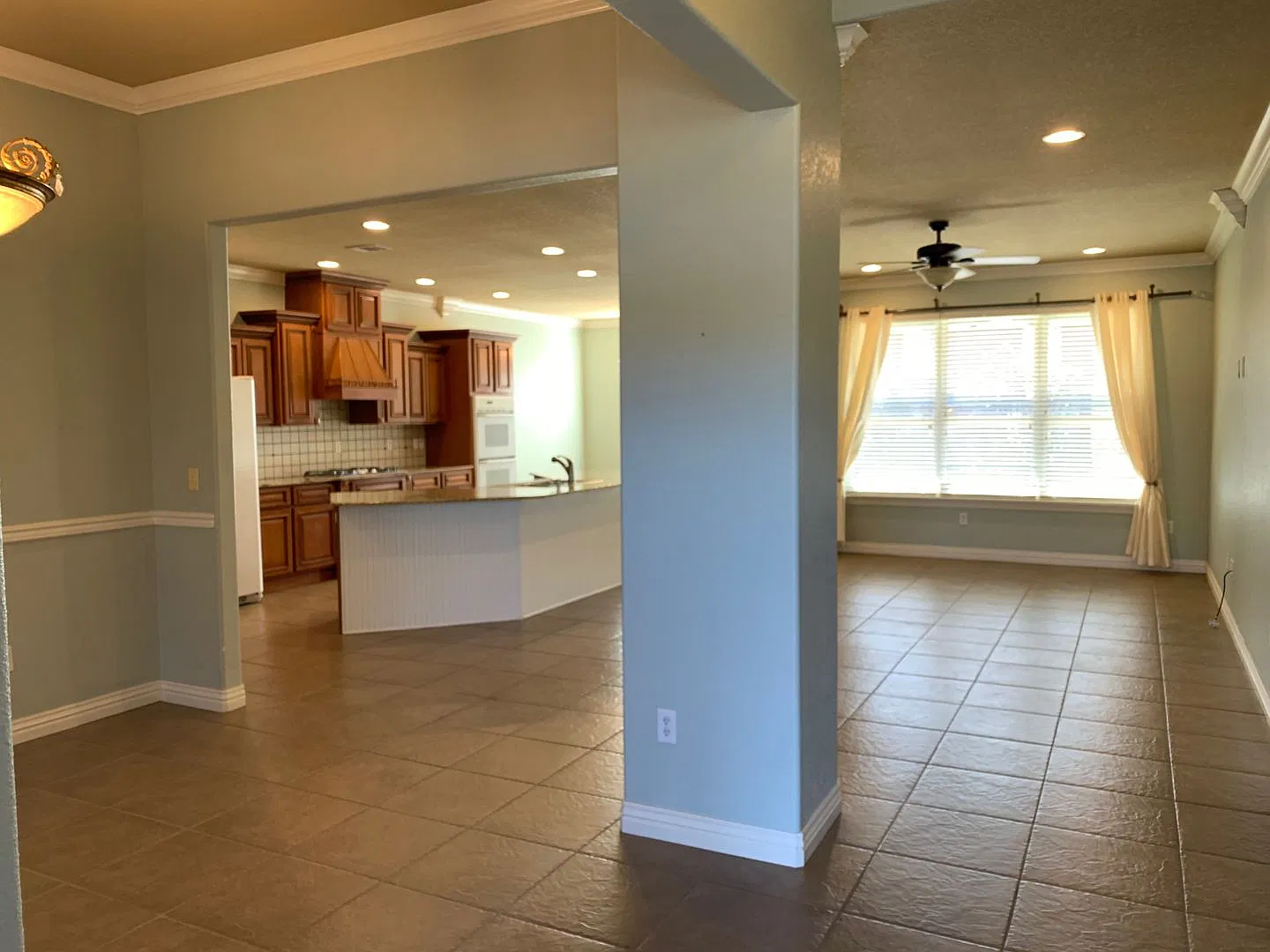 Beautiful 3 Bed, 3 Bath Home in Fort Smith — Photo 2