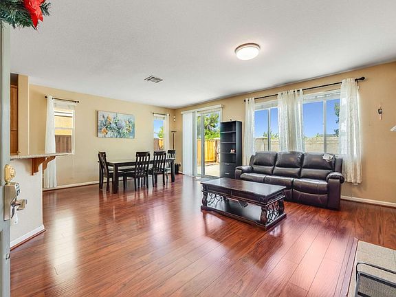 3rd image of 281 Kapalua Bay Cir