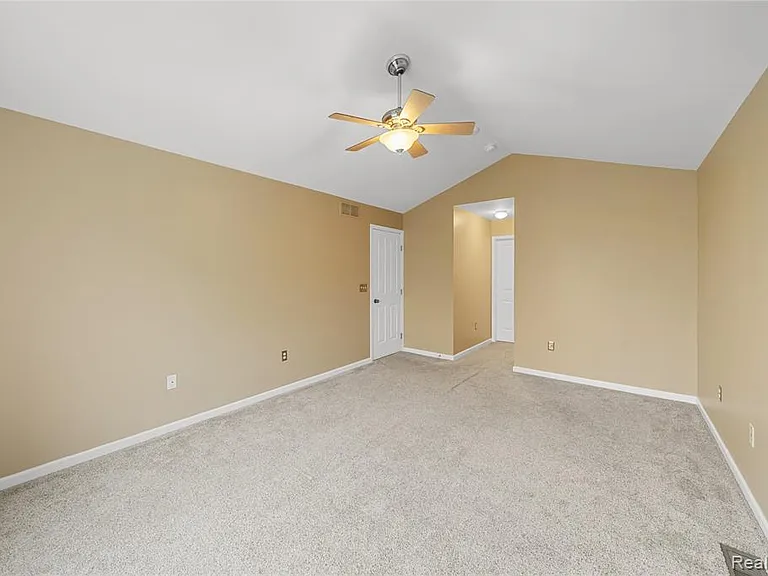47408 Pembroke Dr — Photo 23