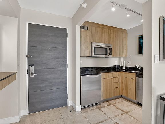 4th image of 2670 E Sunrise Boulevard #320