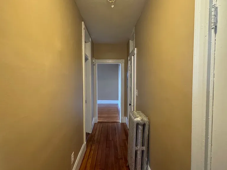 40 Calvin St S #3R — Photo 4